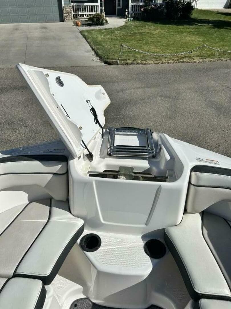 2019 Yamaha Boats AR210