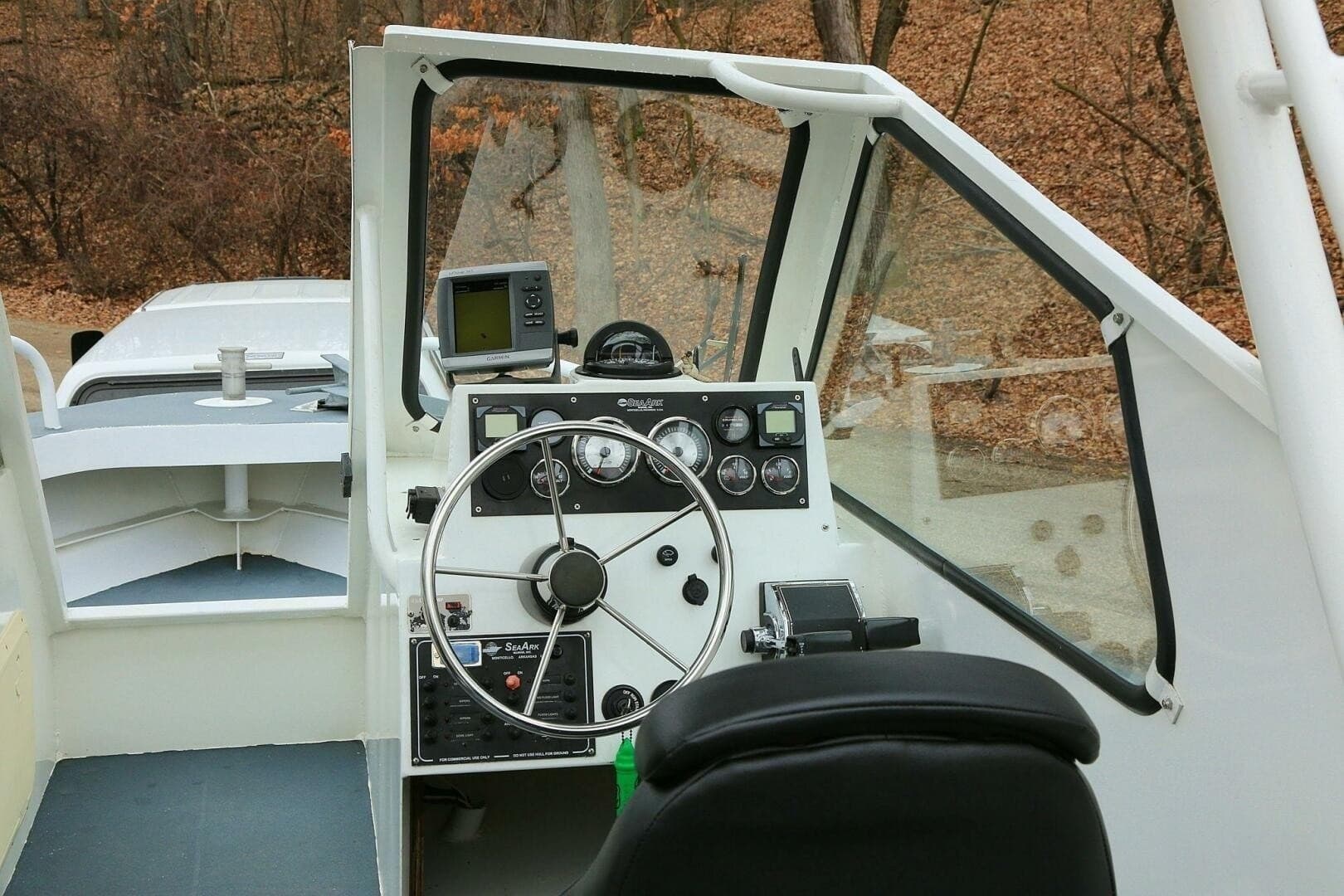2002 SeaArk 25 V Commander SAMA 1365