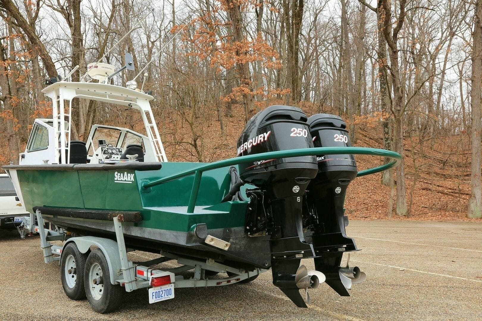 2002 SeaArk 25 V Commander SAMA 1365