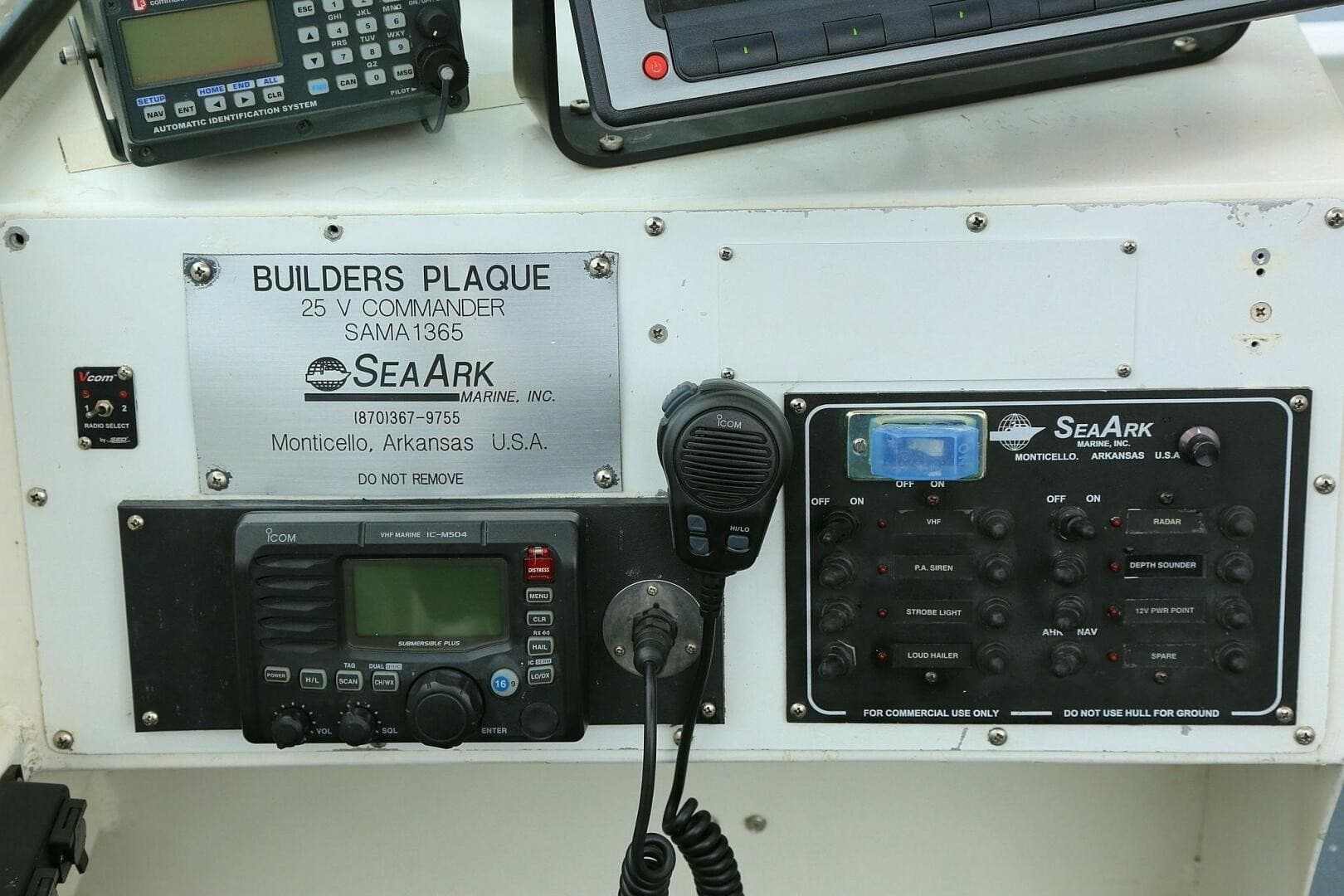 2002 SeaArk 25 V Commander SAMA 1365