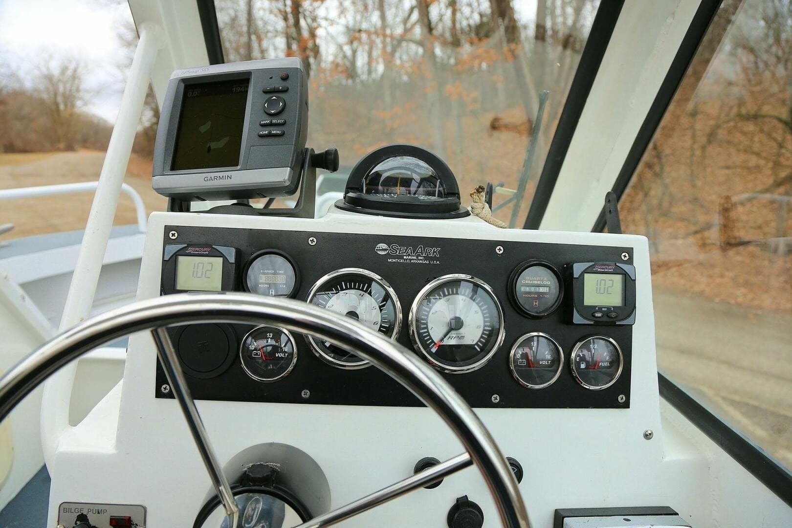 2002 SeaArk 25 V Commander SAMA 1365