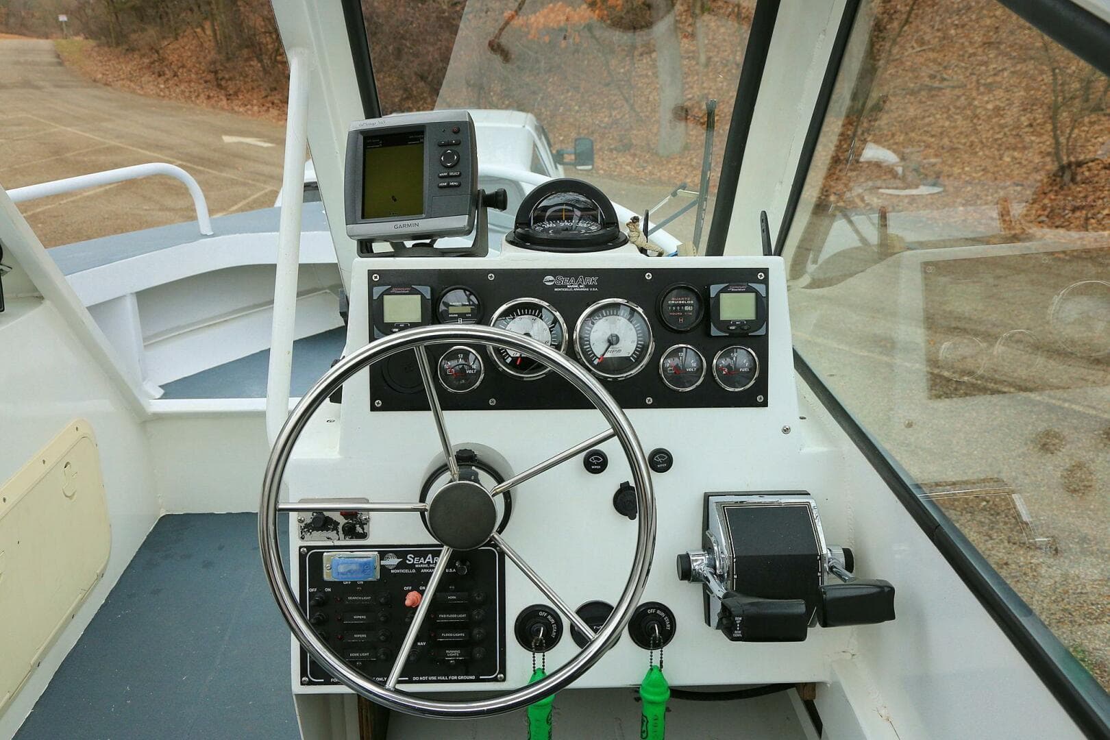 2002 SeaArk 25 V Commander SAMA 365