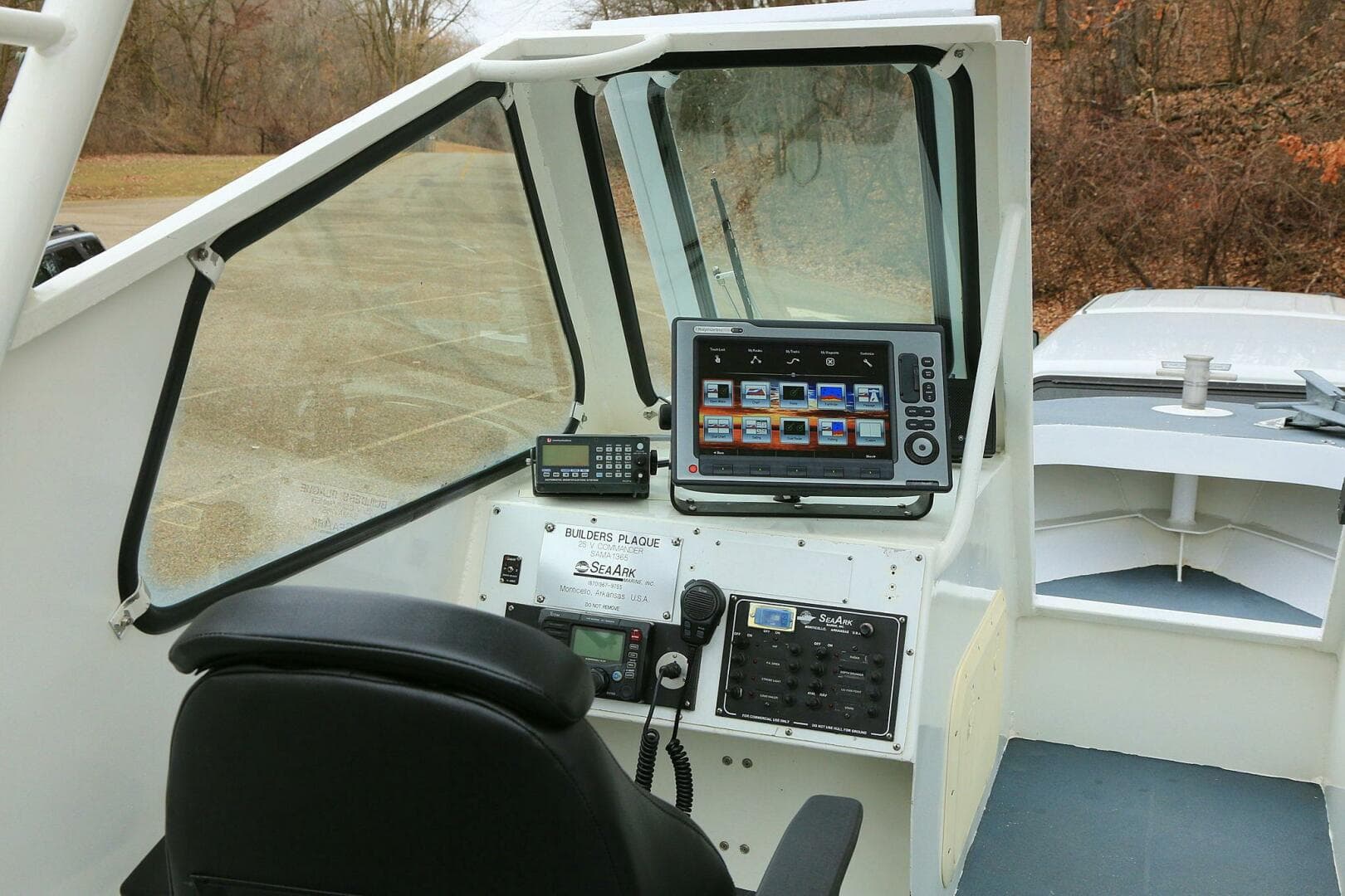 2002 SeaArk 25 V Commander SAMA 365