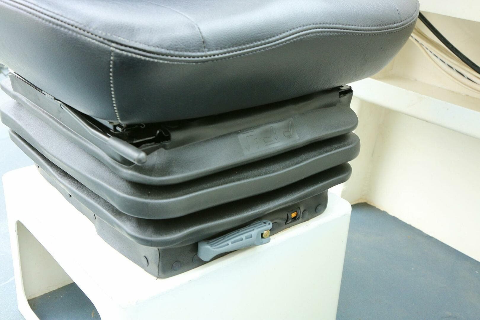 2002 SeaArk 25 V Commander SAMA 365