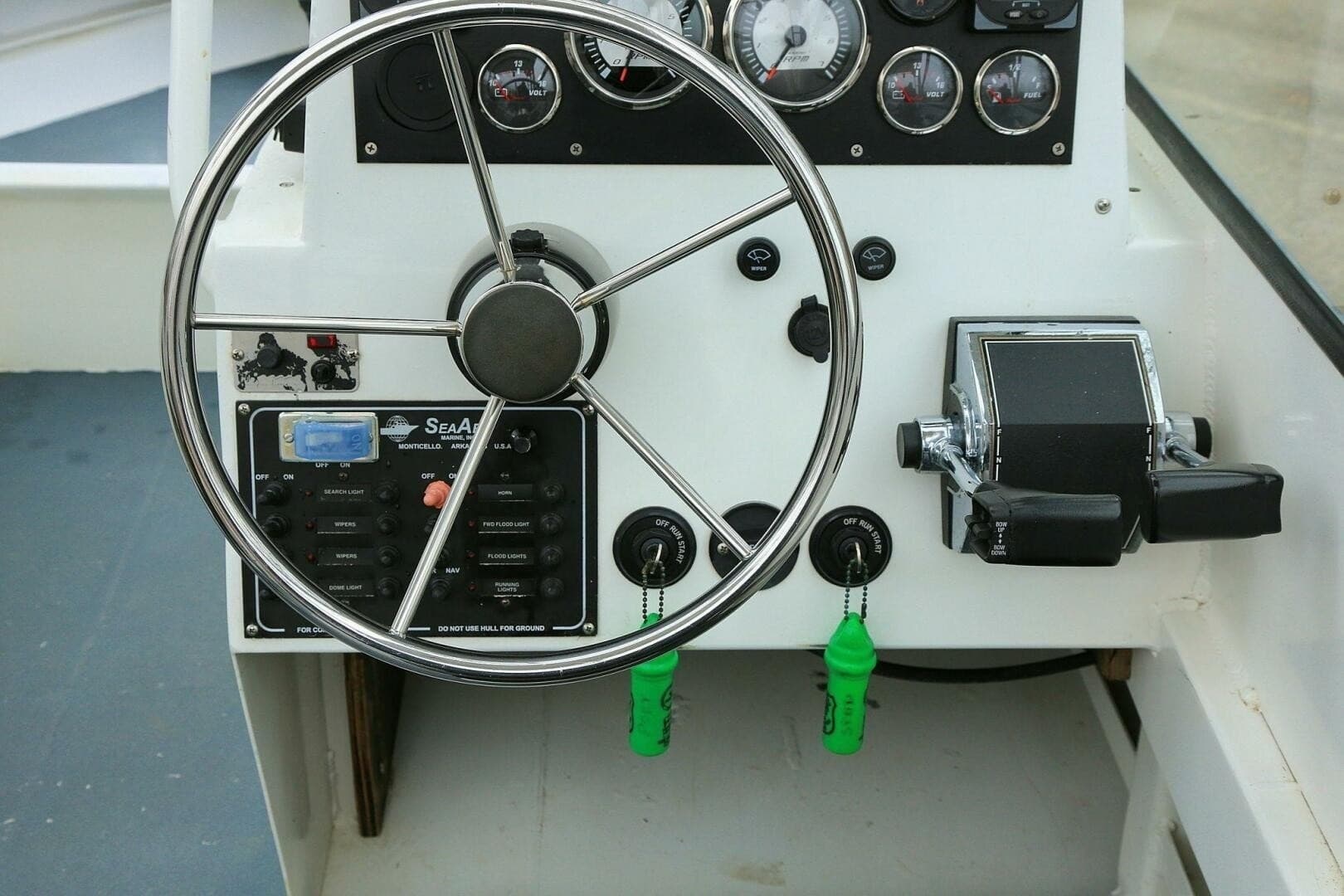 2002 SeaArk 25 V Commander SAMA 1365
