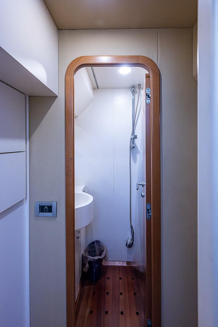 2009 Ferretti Yachts 780