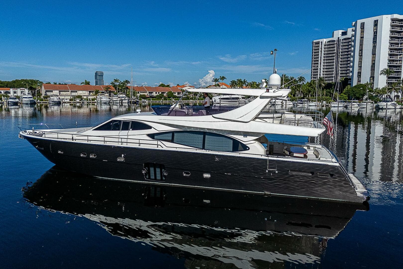 2009 Ferretti Yachts 780