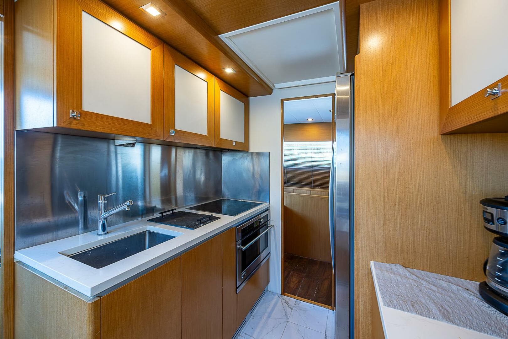 2009 Ferretti Yachts 780