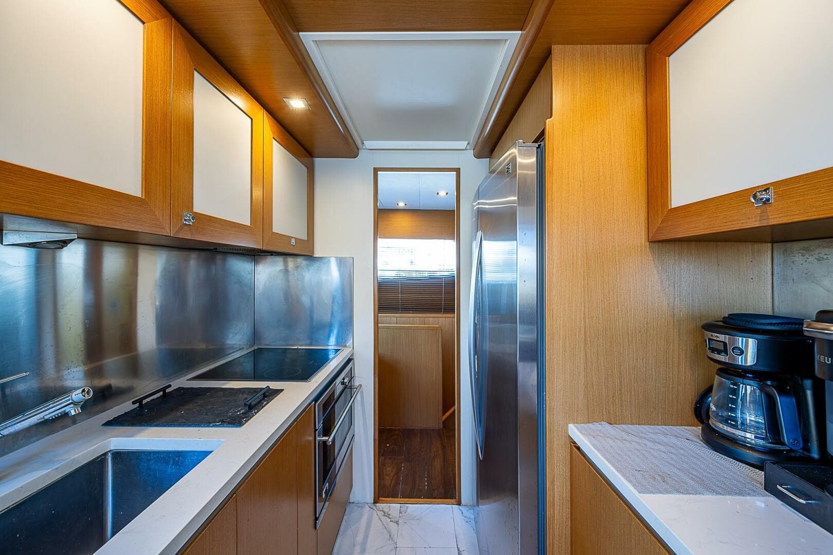 2009 Ferretti Yachts 780