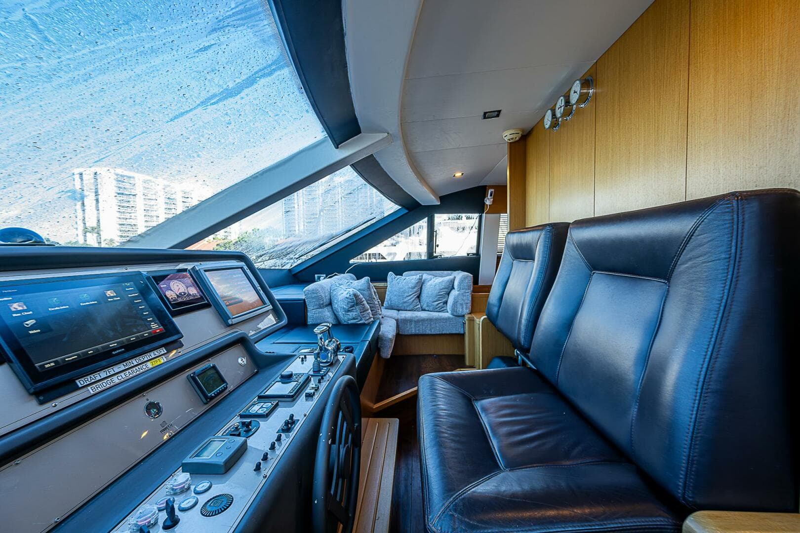 2009 Ferretti Yachts 780