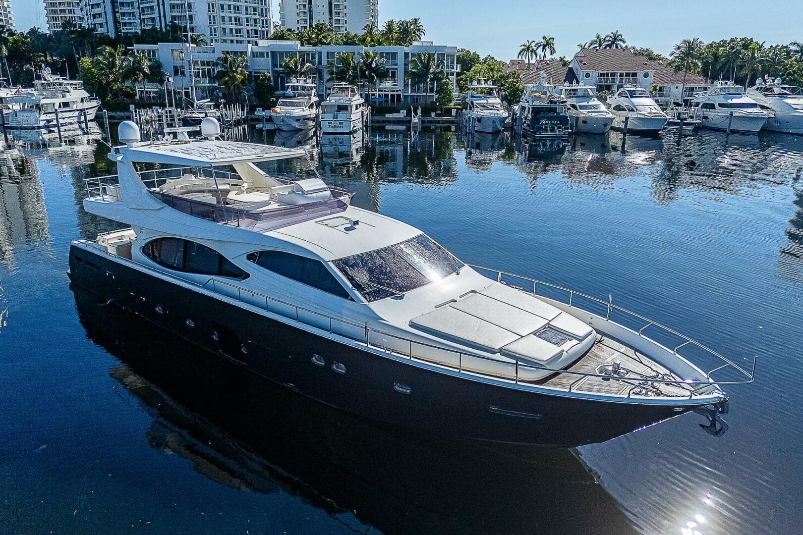 2009 Ferretti Yachts 780
