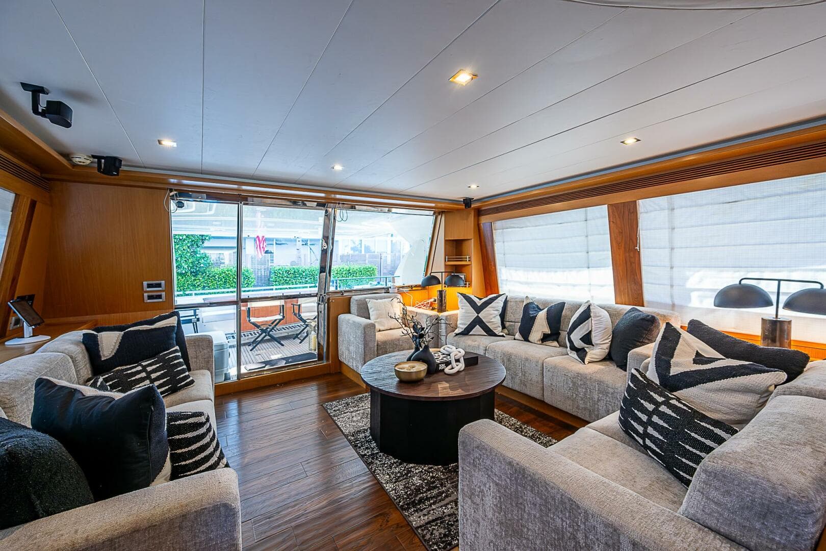 2009 Ferretti Yachts 780