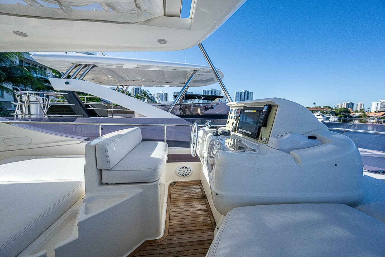 2009 Ferretti Yachts 780