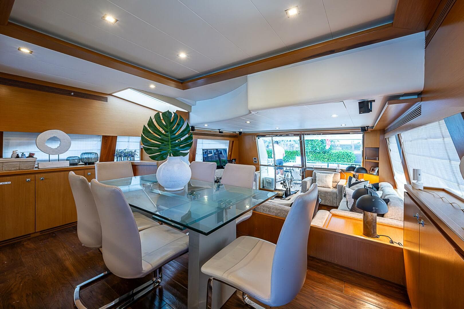 2009 Ferretti Yachts 780