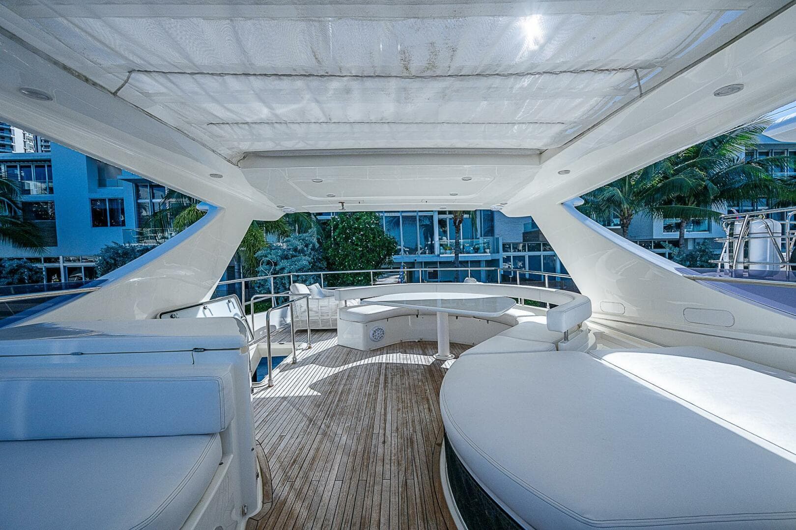 2009 Ferretti Yachts 780