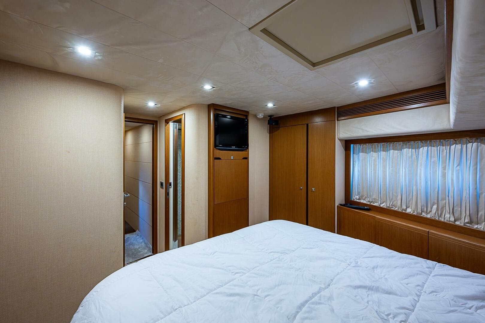 2009 Ferretti Yachts 780