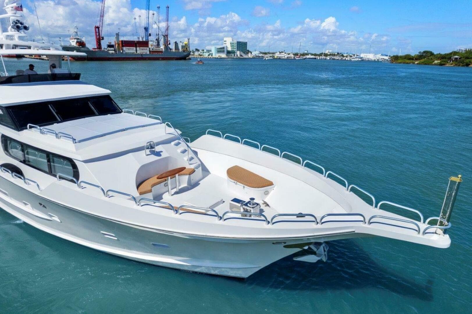 Broward 110 Envision - Bow