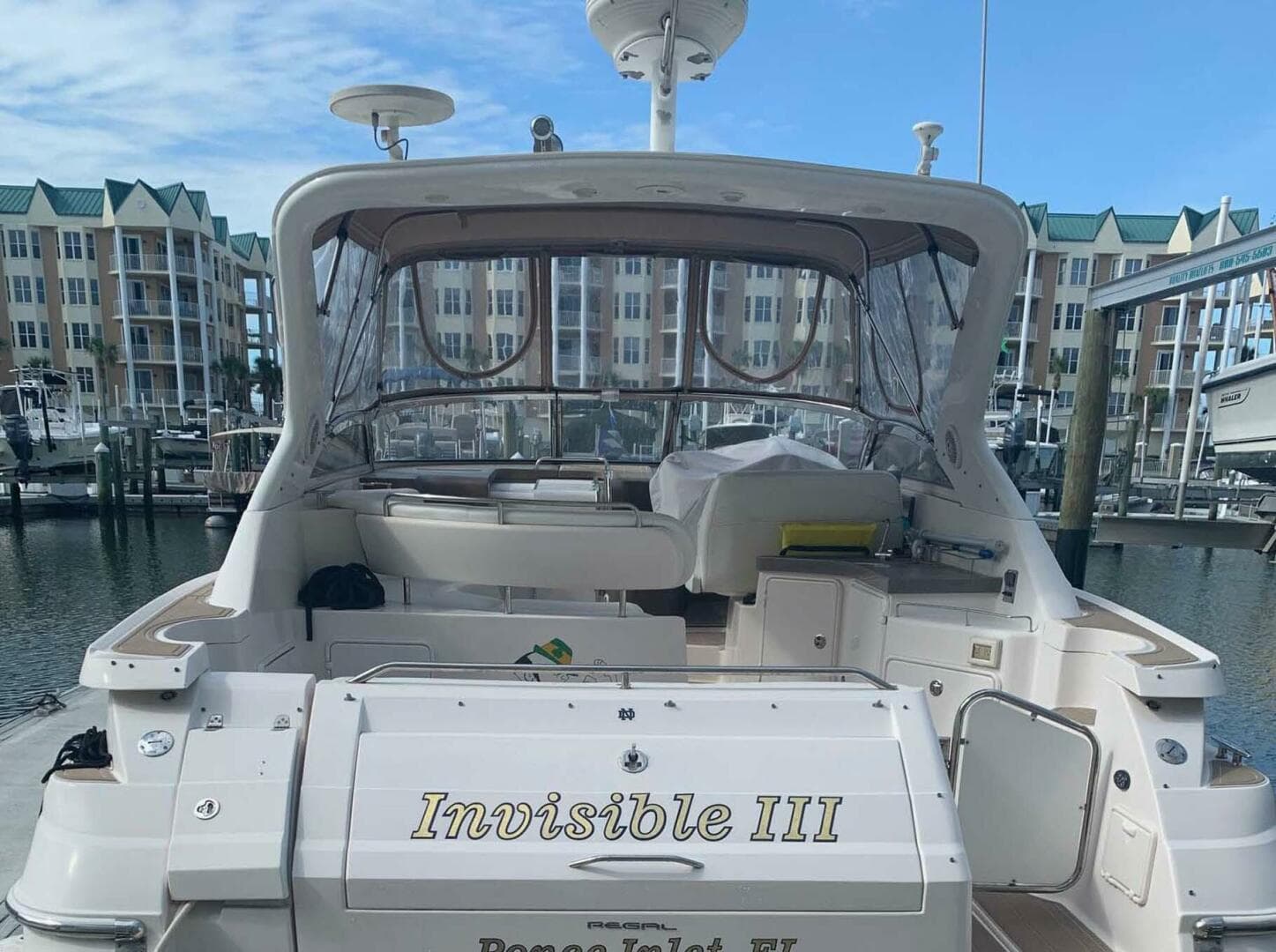 2005 Regal 3560 Commodore