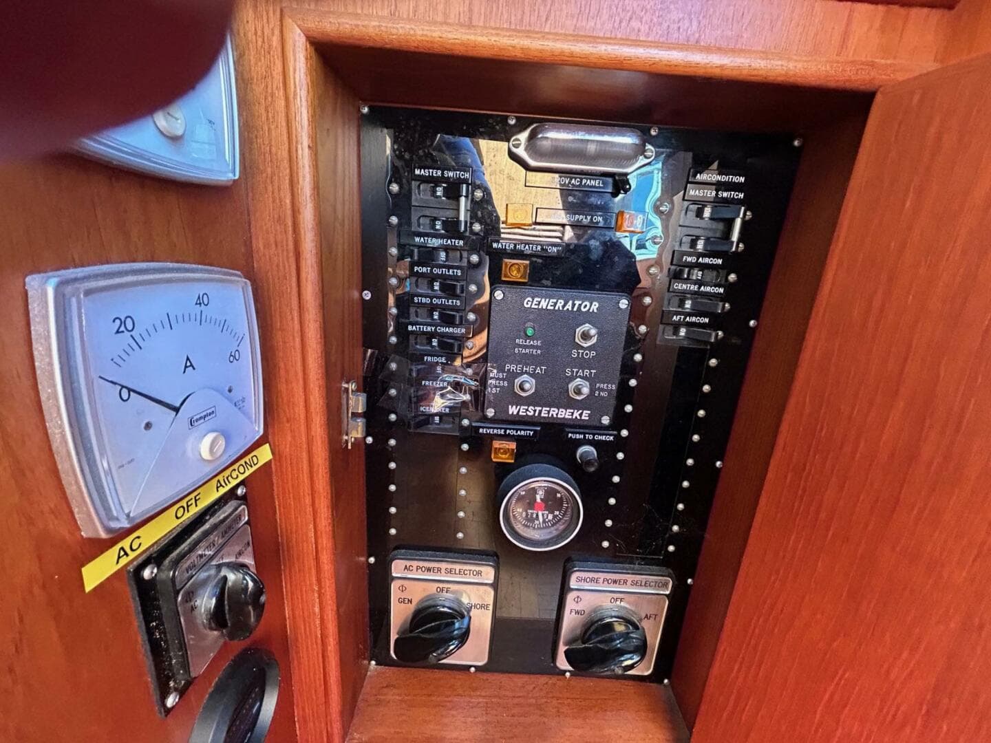 1986 Grand Banks Classic