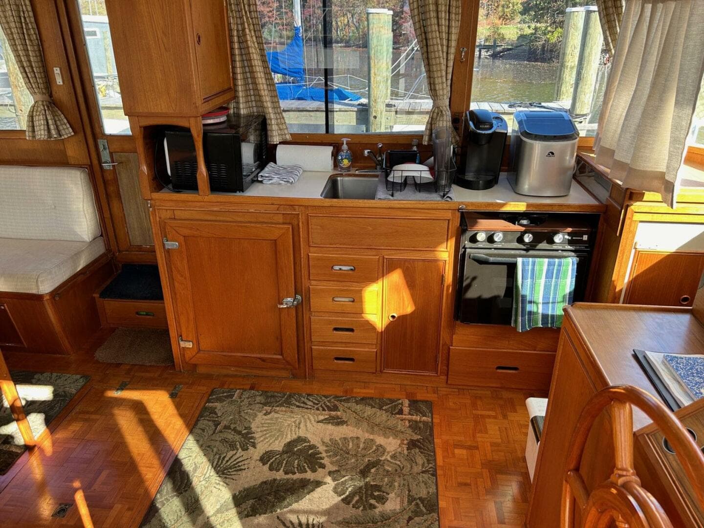 1986 Grand Banks Classic