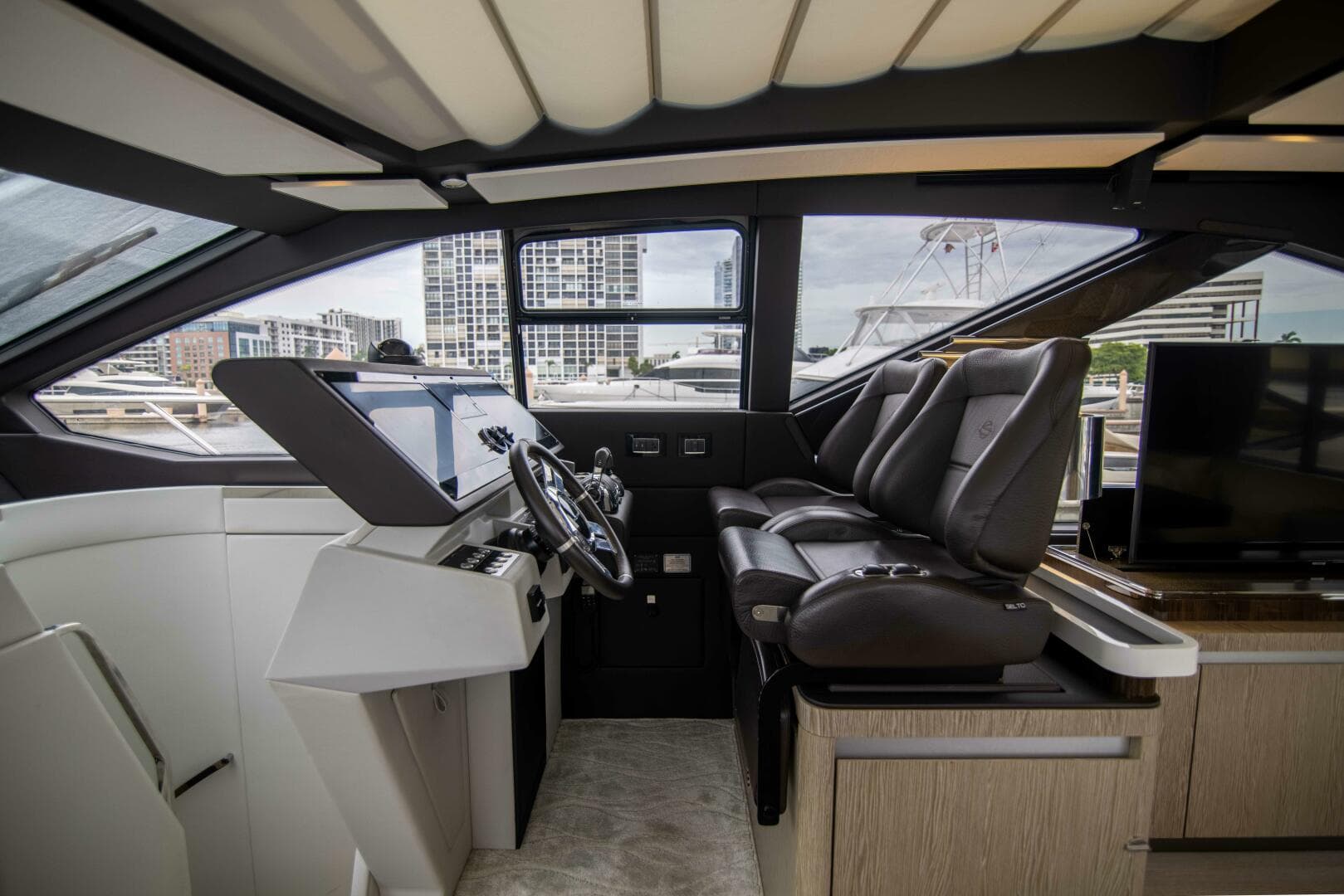 Azimut 70 Triple Play -