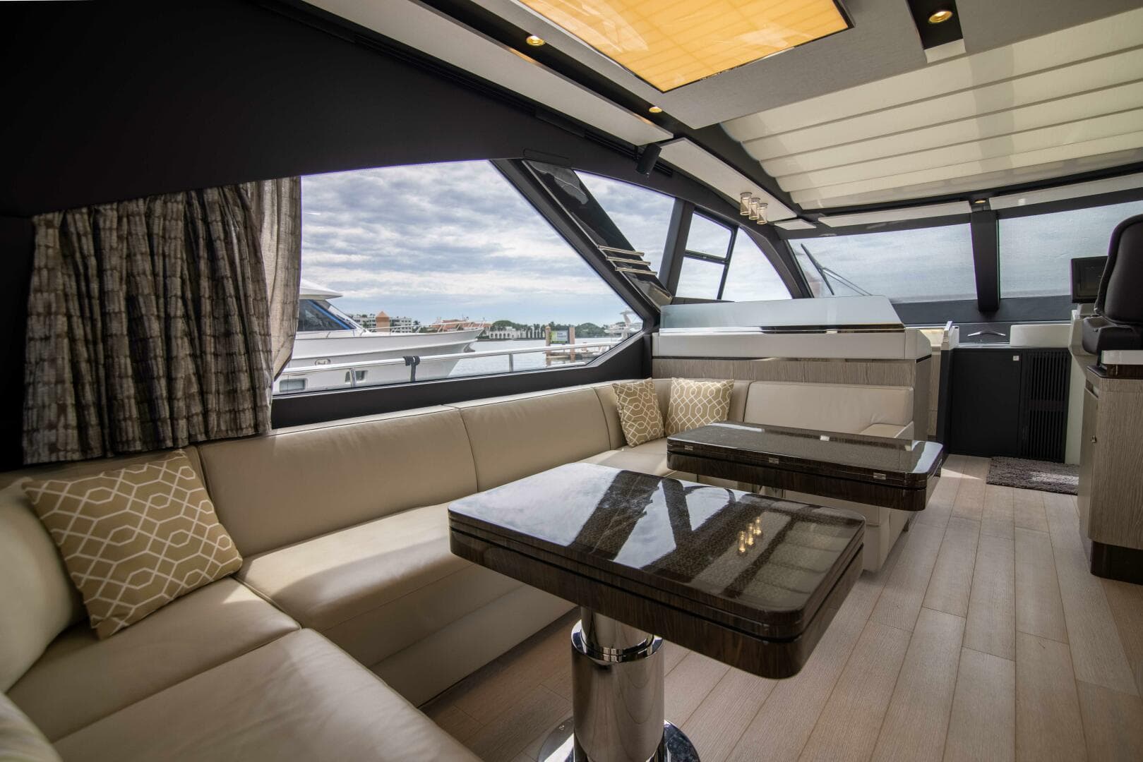 Azimut 70 Triple Play -