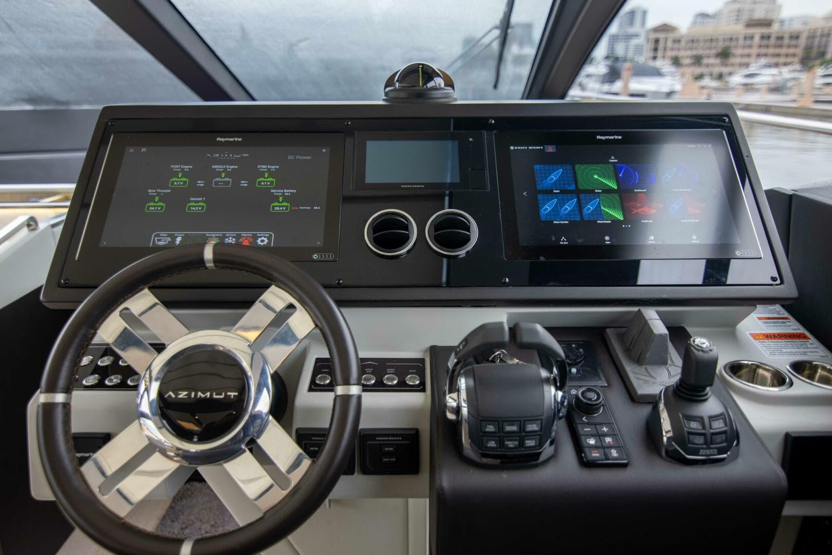 Azimut 70 Triple Play -