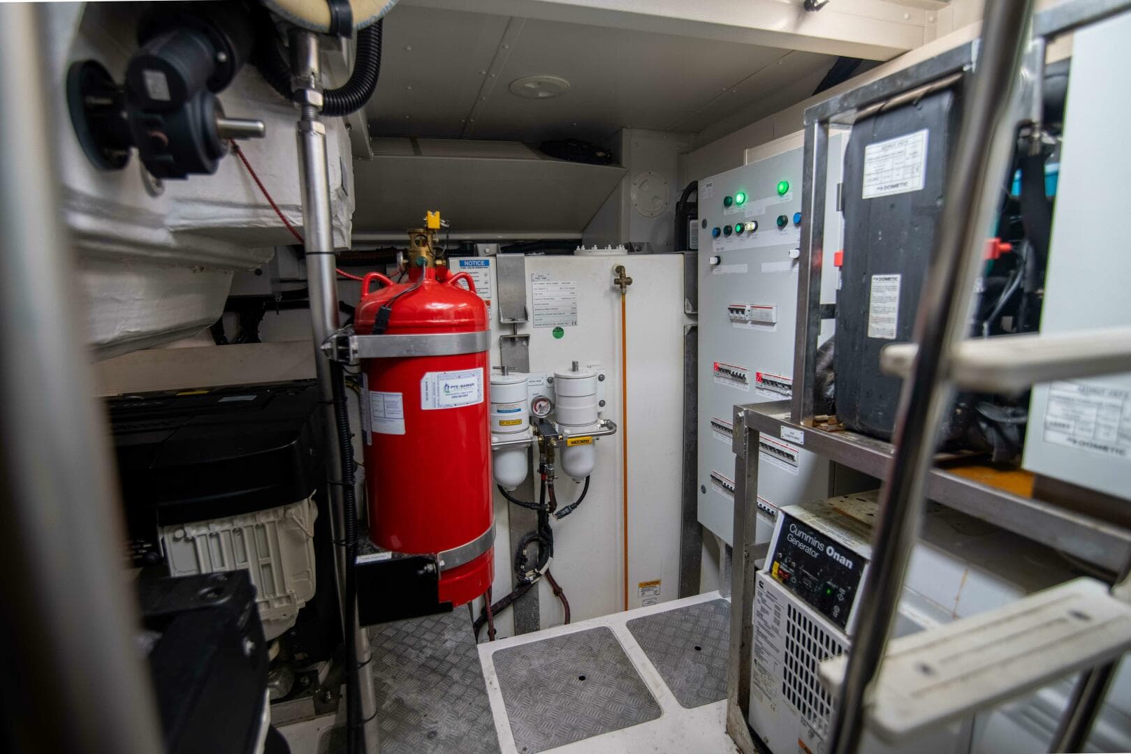 Azimut 70 Triple Play -