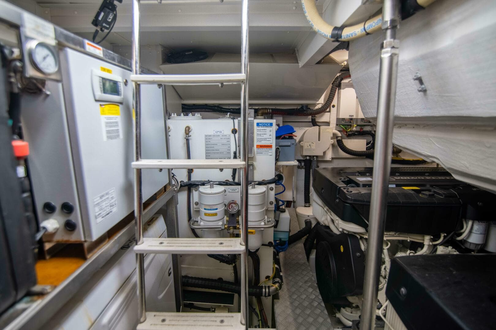 Azimut 70 Triple Play -