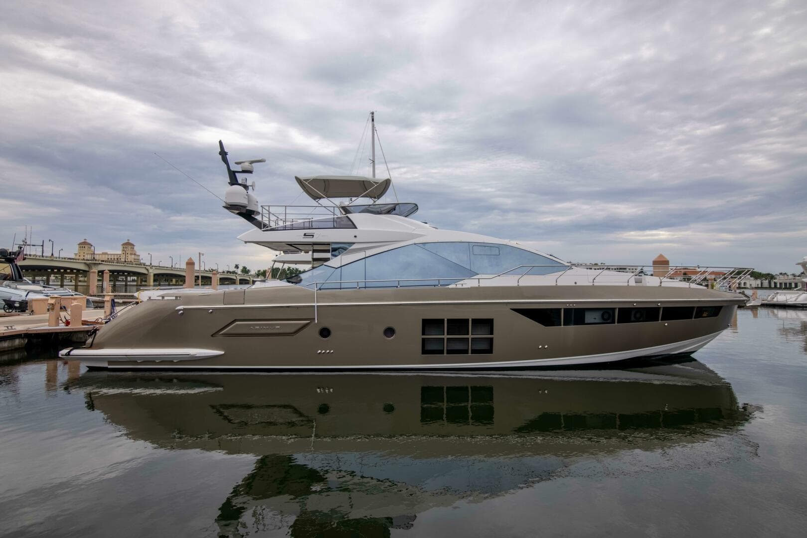 Azimut 70 Triple Play -