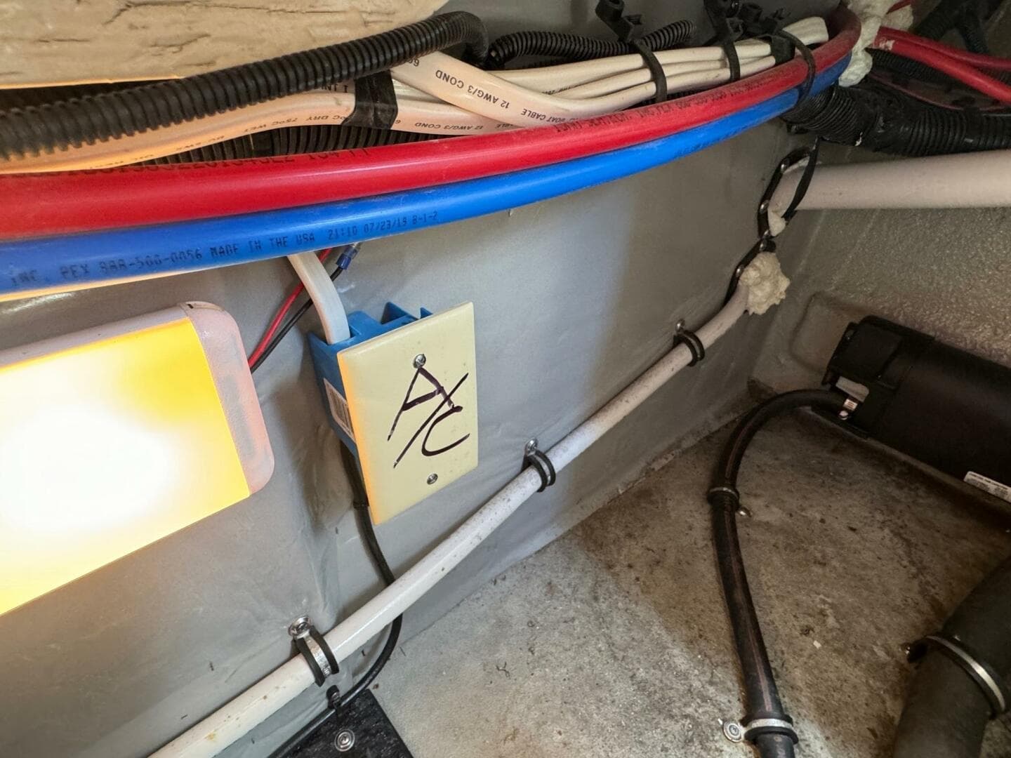 2020 Crownline 264CR