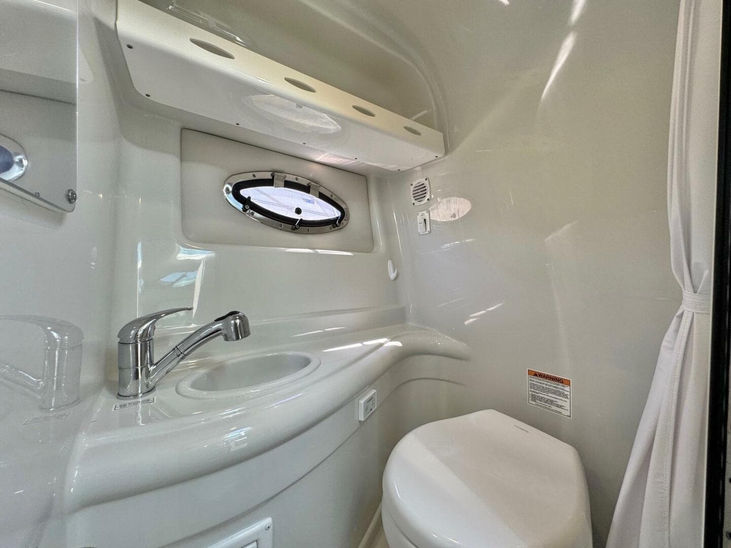 2020 Crownline 264CR