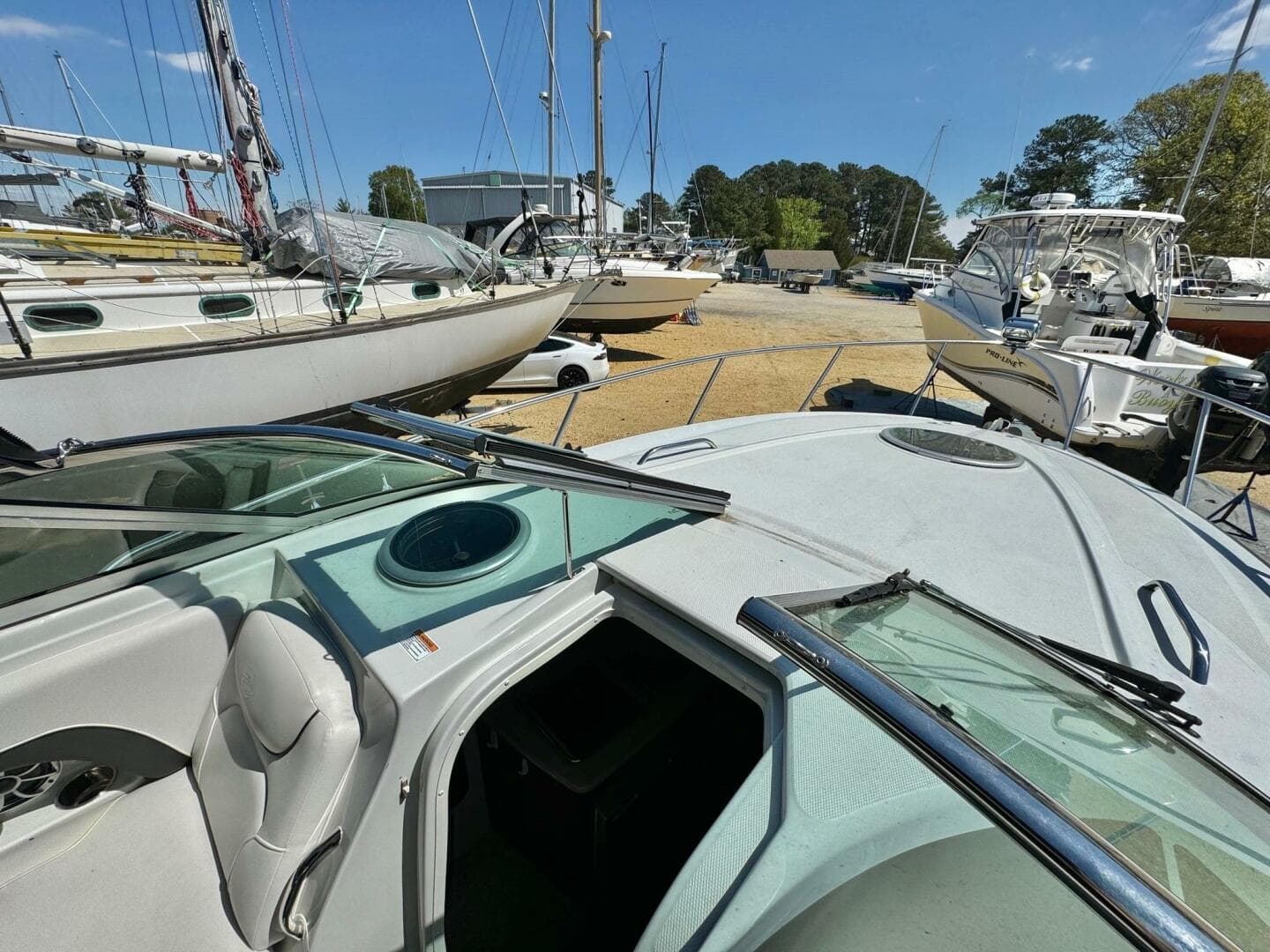 2020 Crownline 264CR