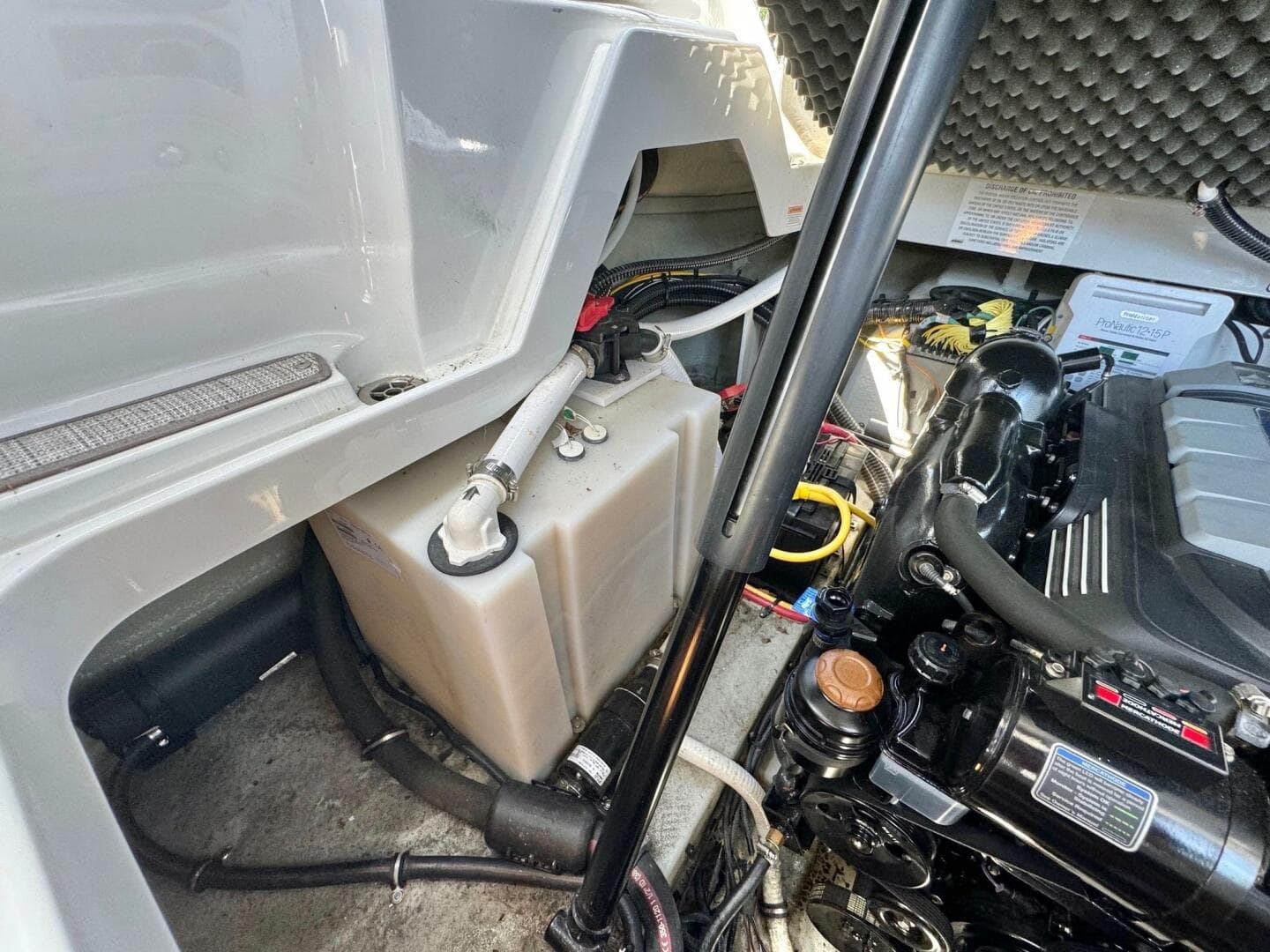 2020 Crownline 264CR