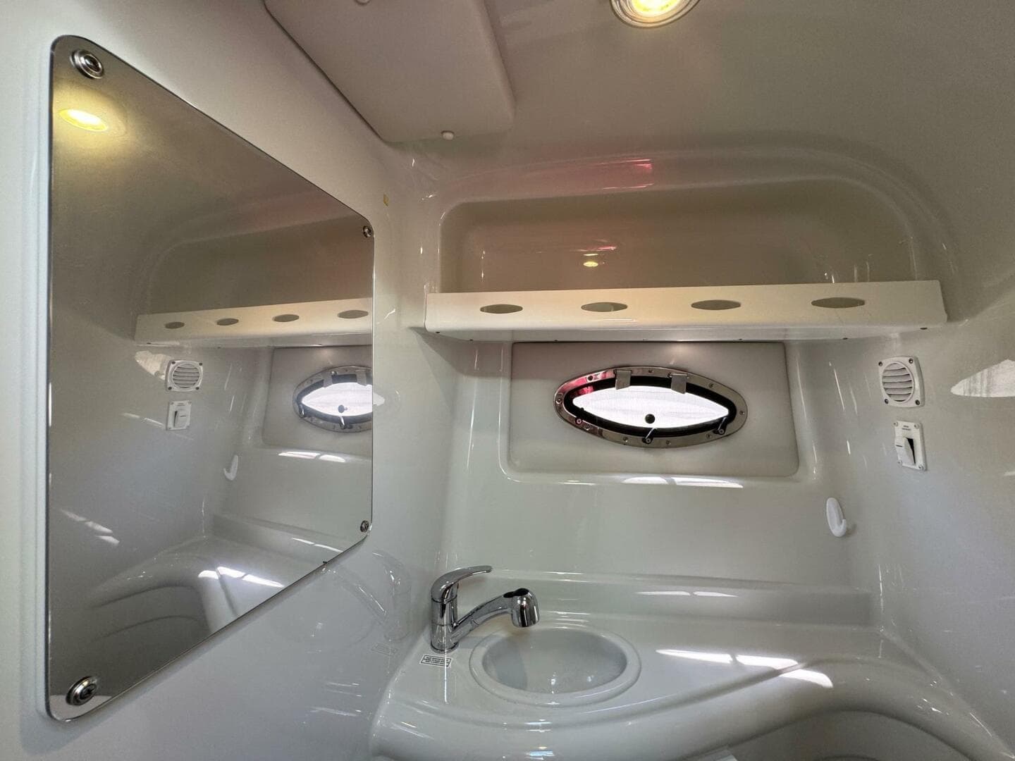 2020 Crownline 264CR