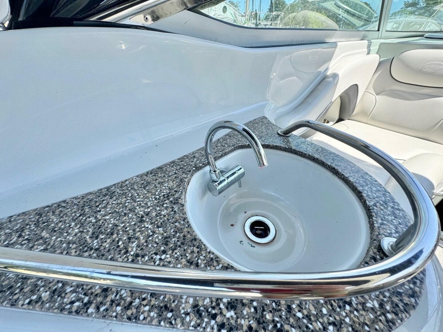 2020 Crownline 264CR