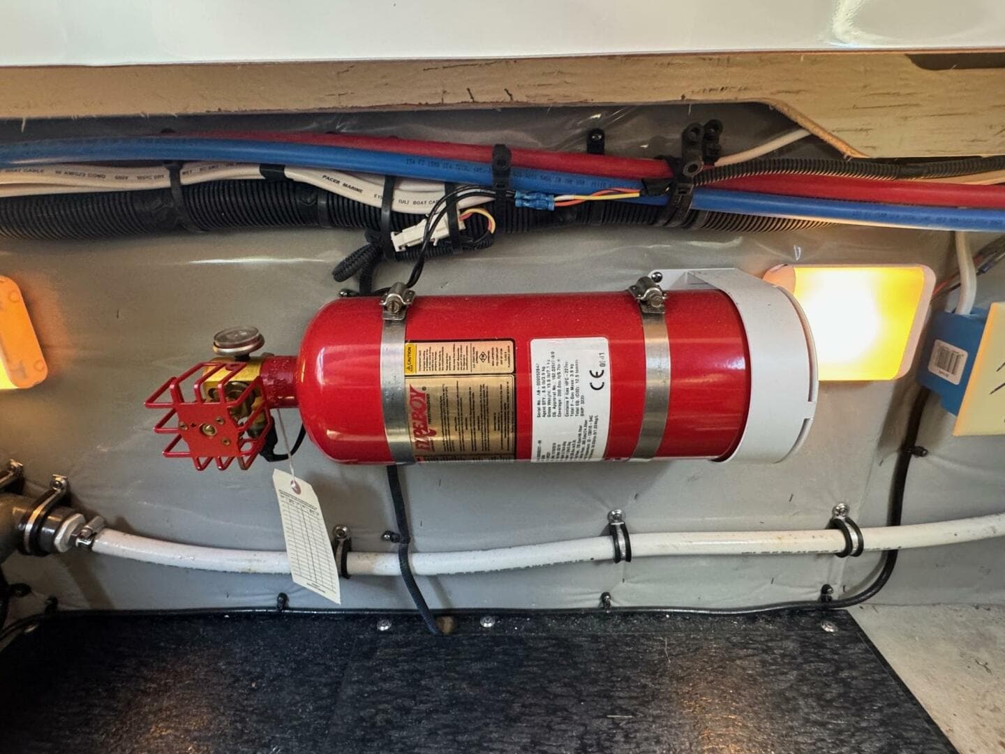 2020 Crownline 264CR