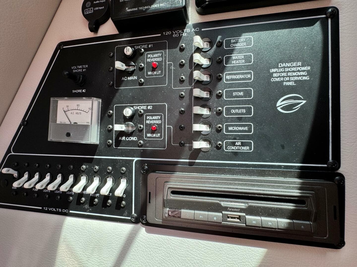 2020 Crownline 264CR