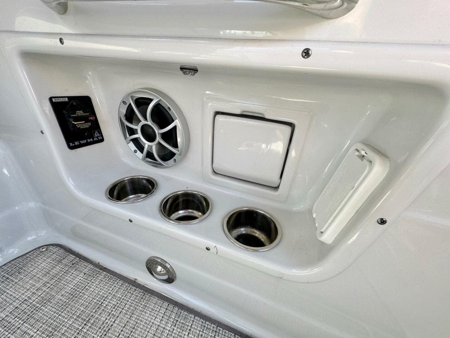 2020 Crownline 264CR