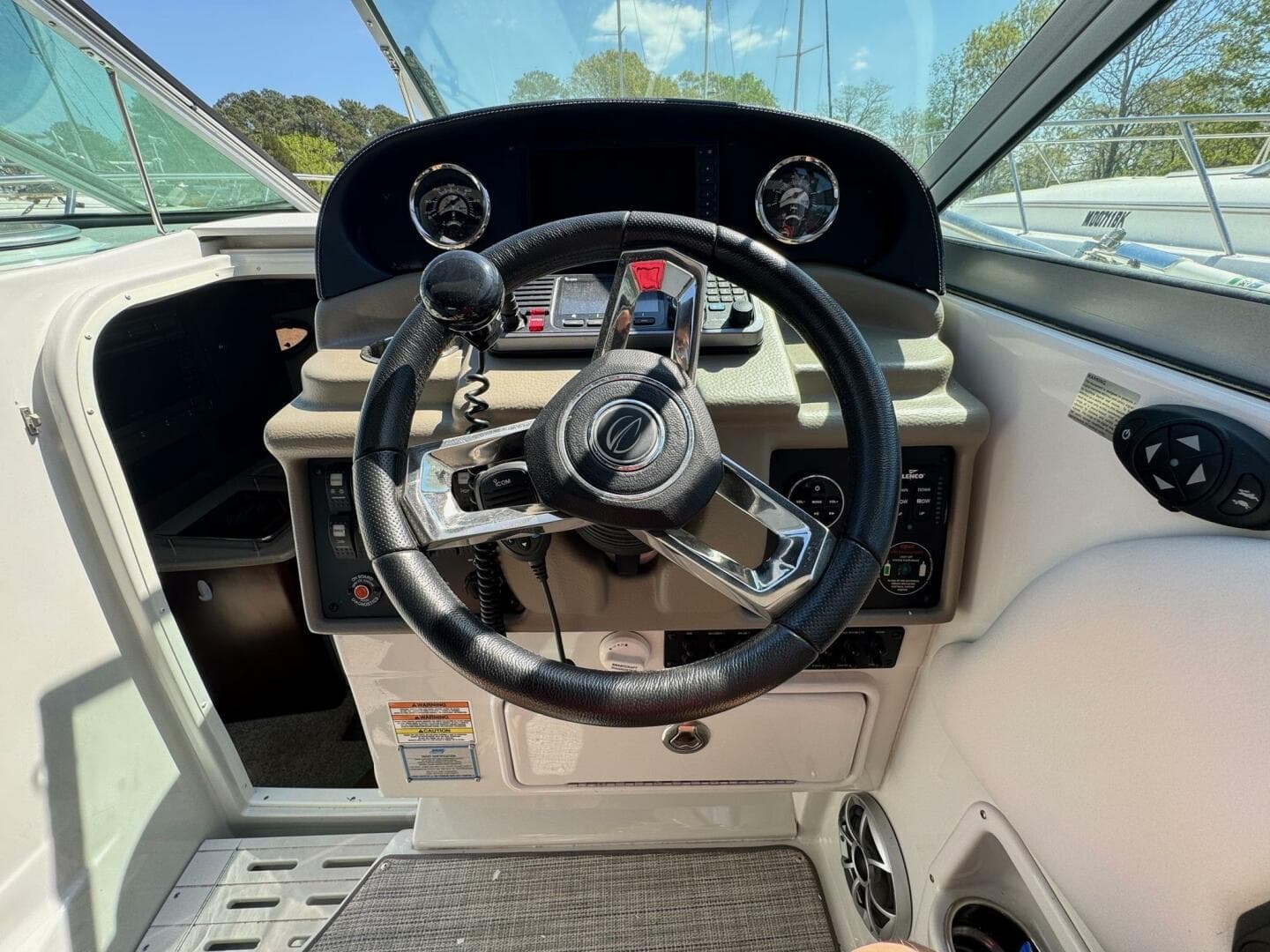 2020 Crownline 264CR