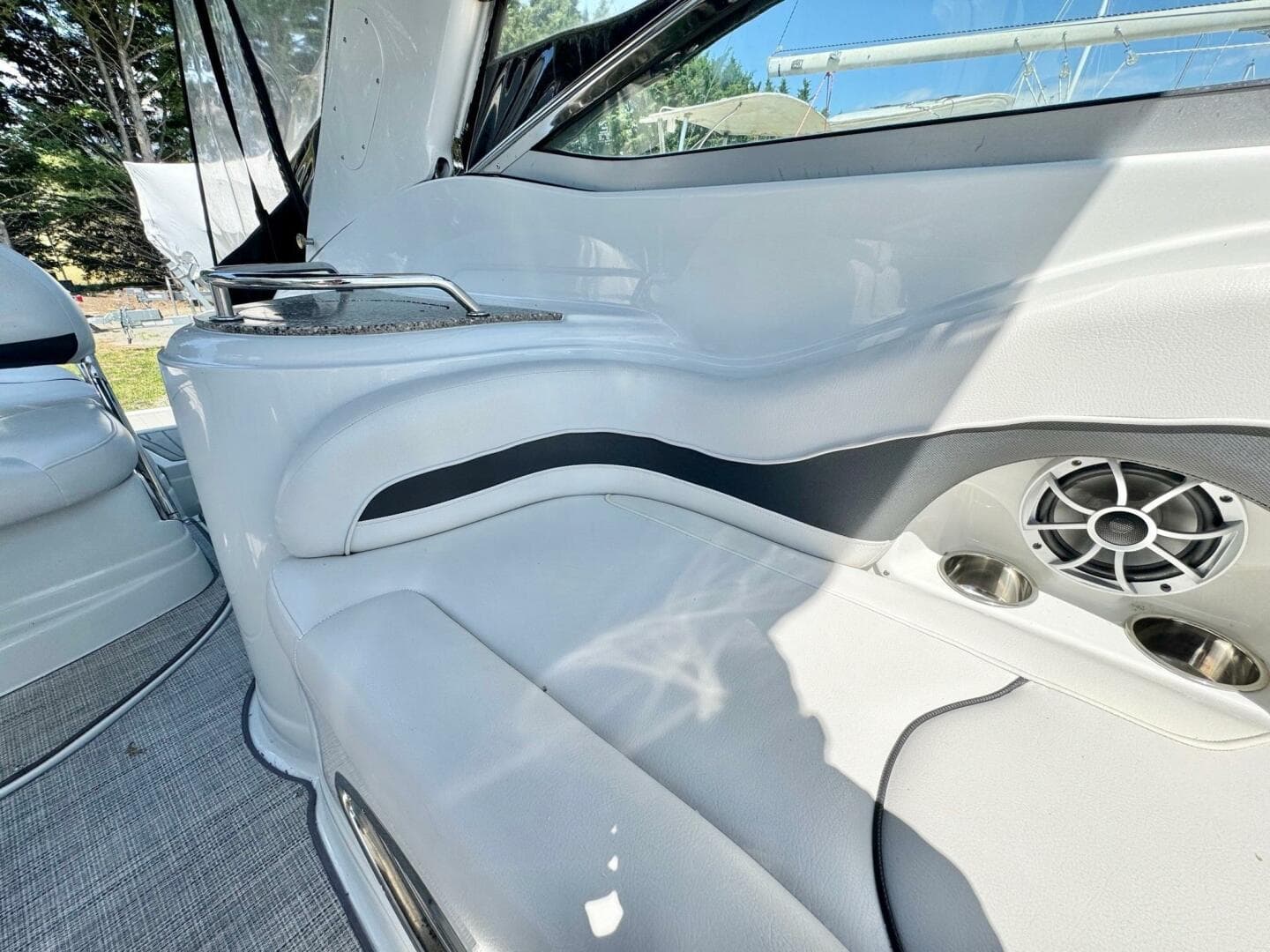 2020 Crownline 264CR