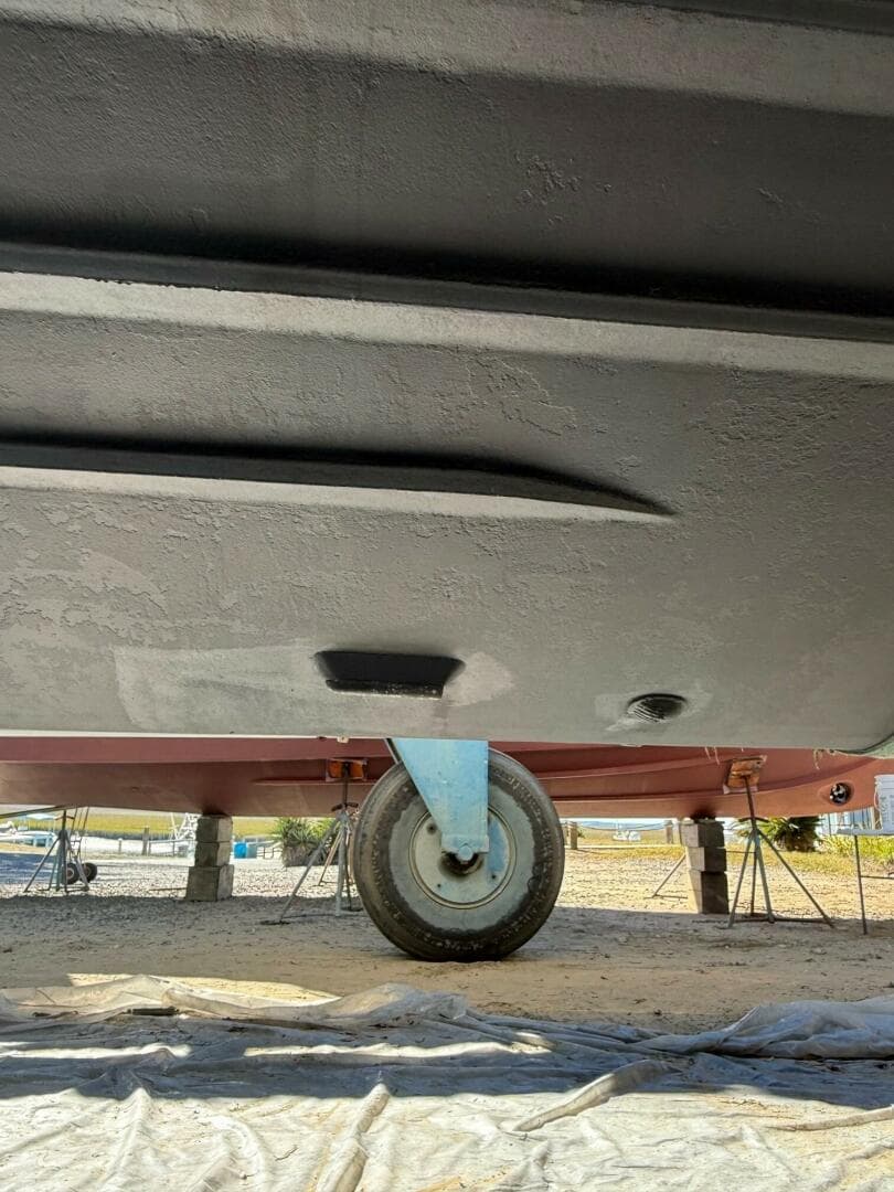 Bertram 31 Viajero- Bottom Paint 