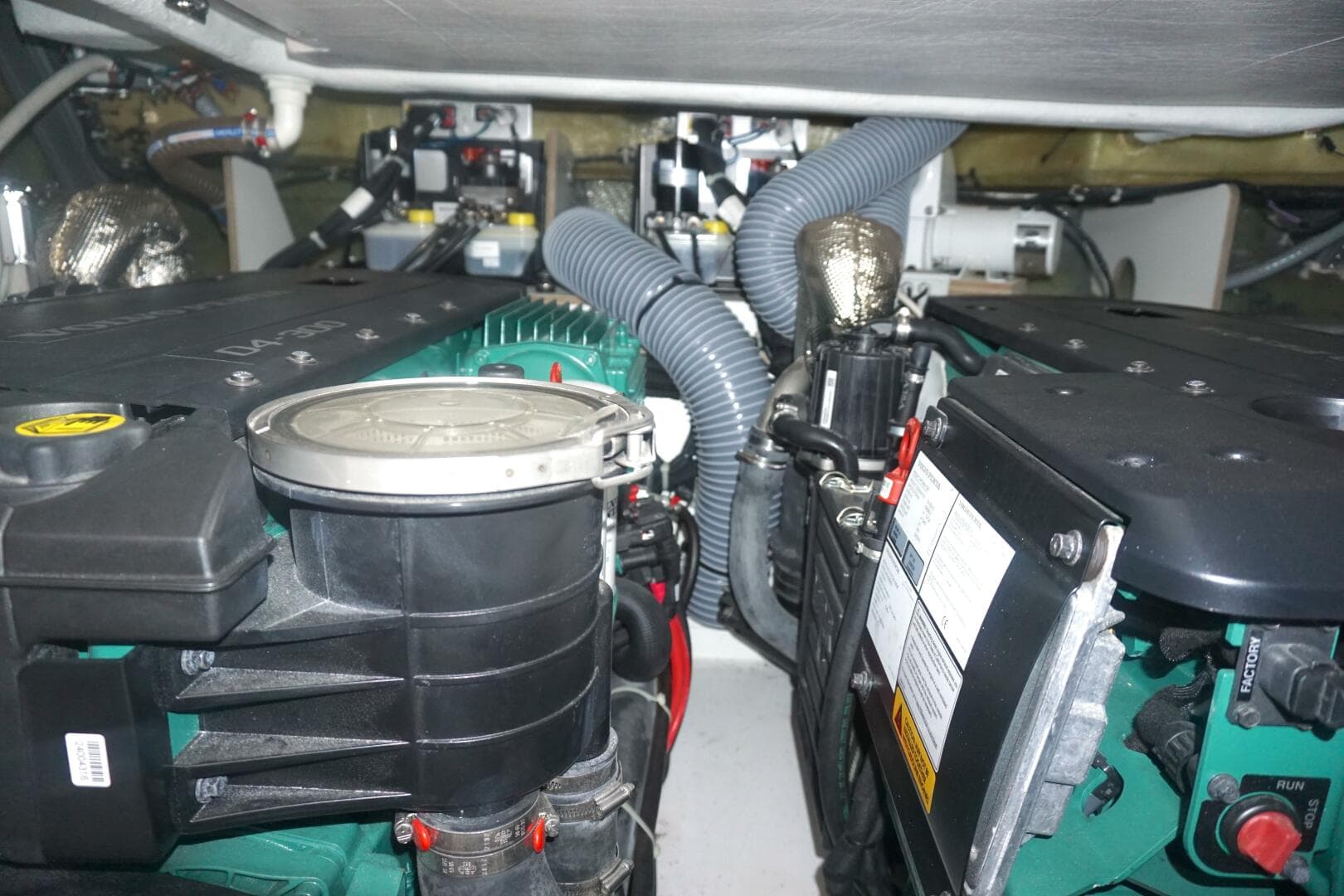 2022 Beneteau Grand Turismo 41 War Downs Eagle View Between Engines