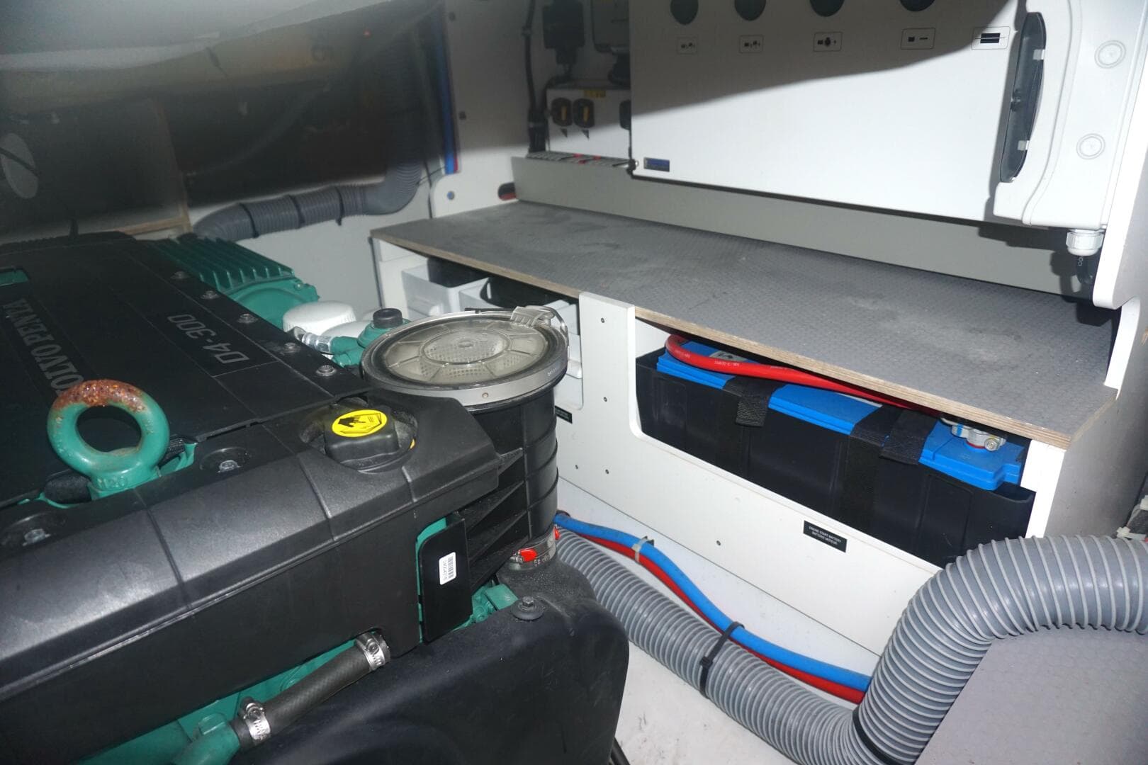 2022 Beneteau Grand Turismo 41 War Downs Eagle Batteries