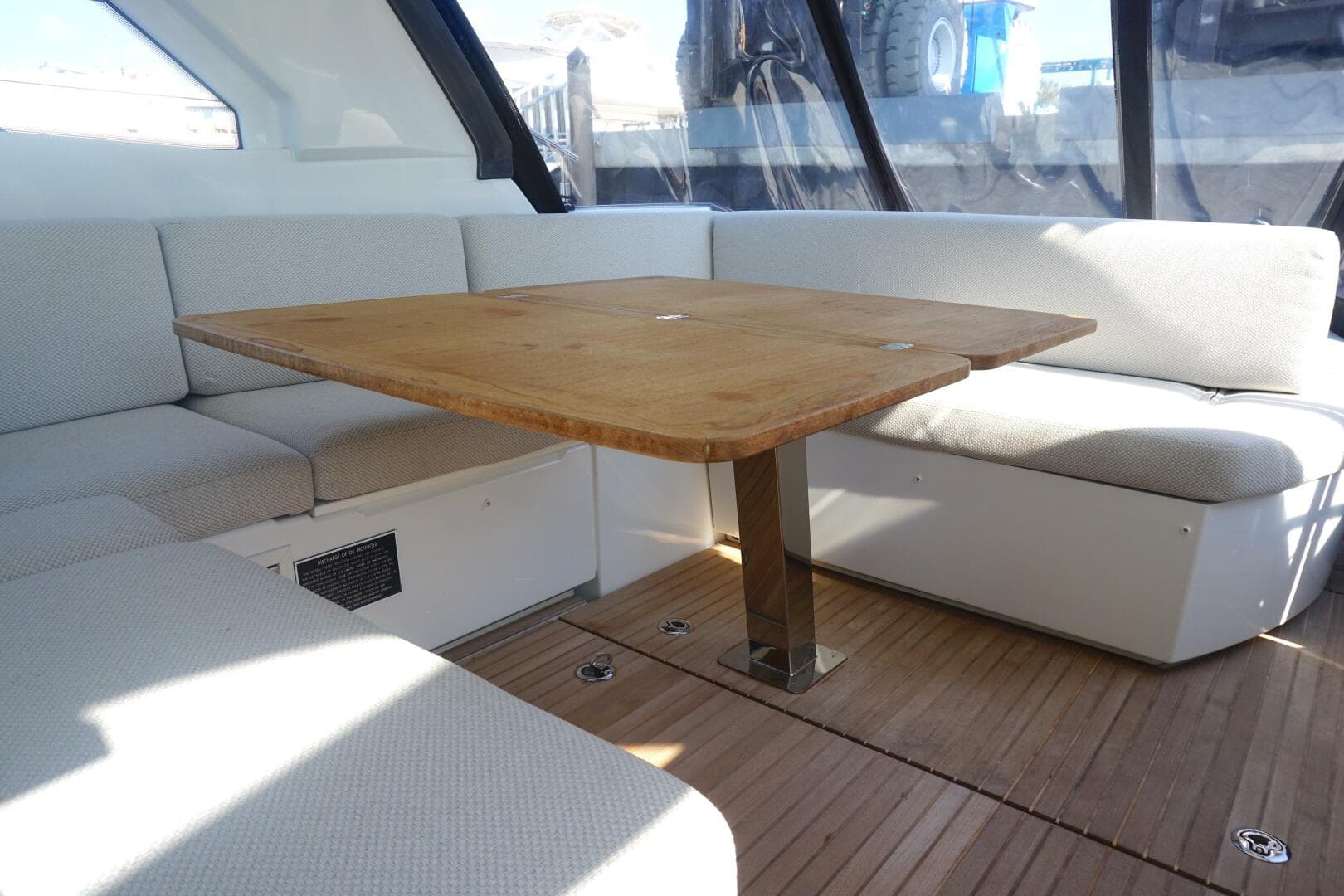 2022 Beneteau Grand Turismo 41 War Downs Eagle Cockpit Seating