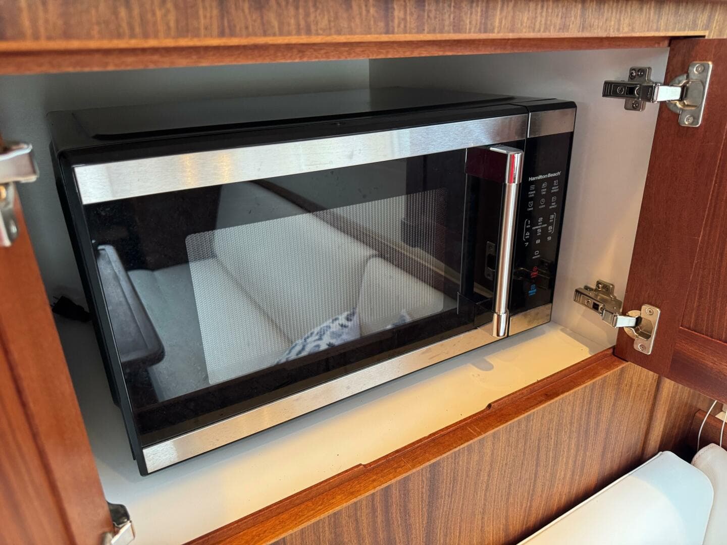 28 Nordic Tug 34 Microwave