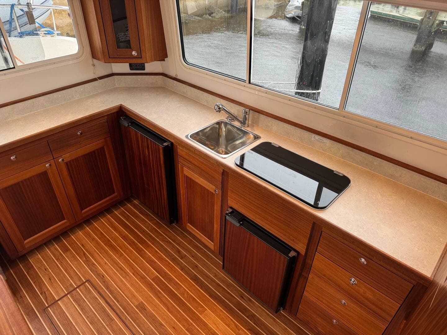 25 Nordic Tug 34 Galley Facing Port 