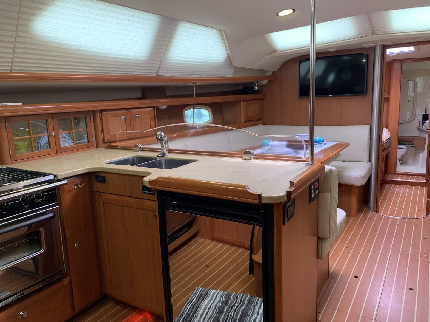2009 Hunter 45 Deck Salon