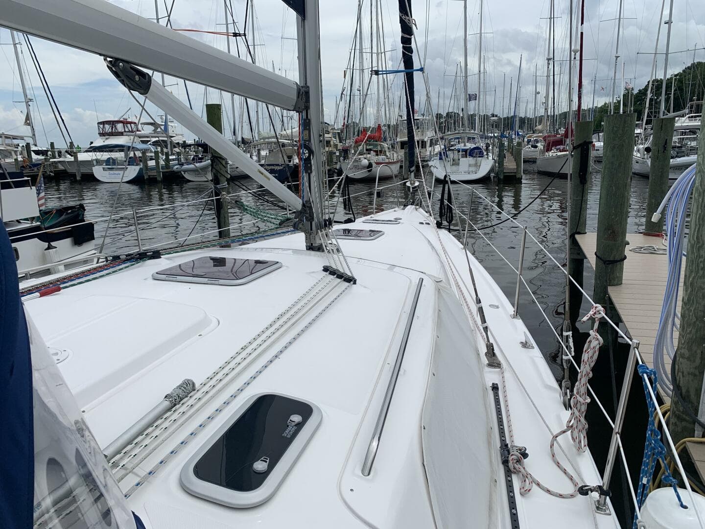 2009 Hunter 45 Deck Salon