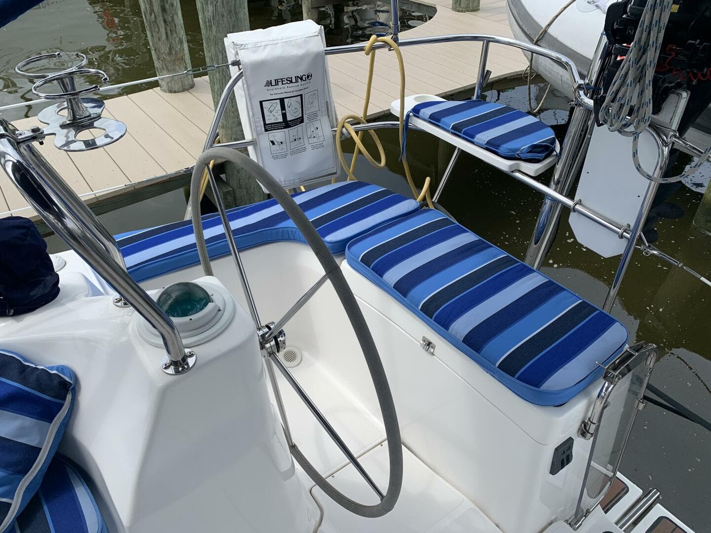 2009 Hunter 45 Deck Salon